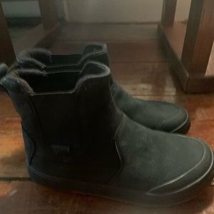 Keen black winter ankle boots